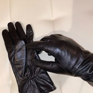Chic Leather Gloves